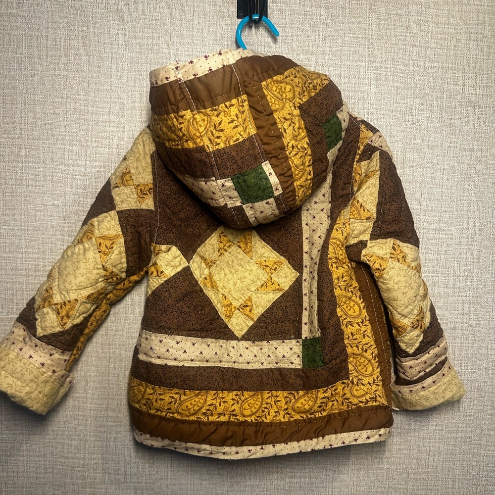 Handmade kids quilt hoodie - Picture 2 of 3